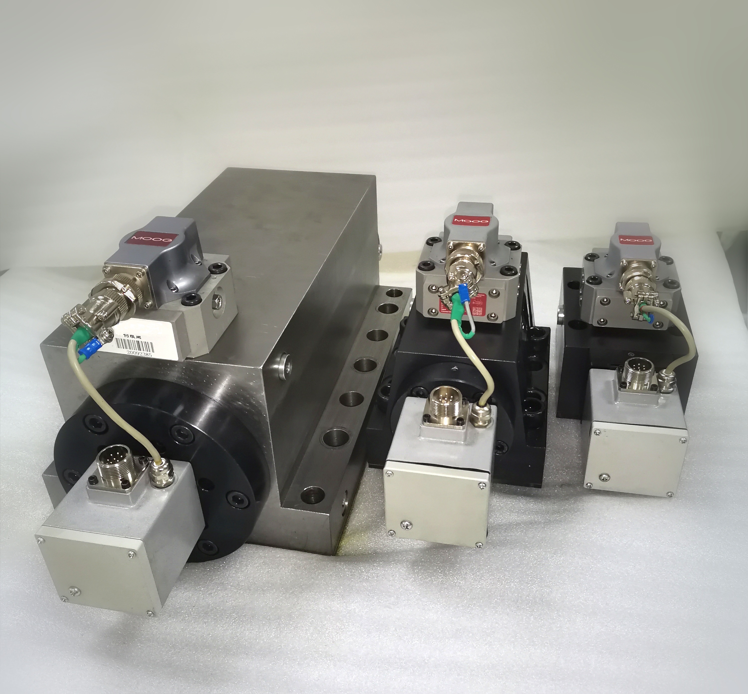 大流量三级伺服阀